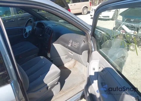 2004 Chrysler Town & Country z USA, uszkodzony, nr VIN 1C4GP45R84B561601